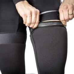 Back On Track P4G Performance Leg Sleeve - Black -Tackof The Day Shop 807521 800 800