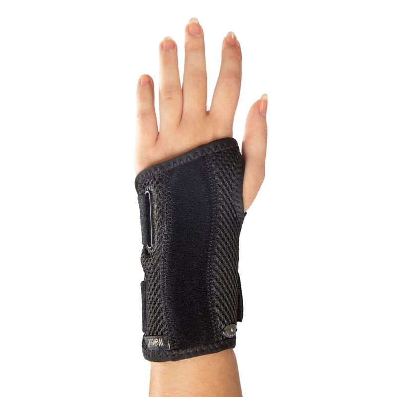 Back On Track Carpus Wrist Brace Right - Black 2 Back On Track Carpus Wrist Brace Right - Black - Image 2
